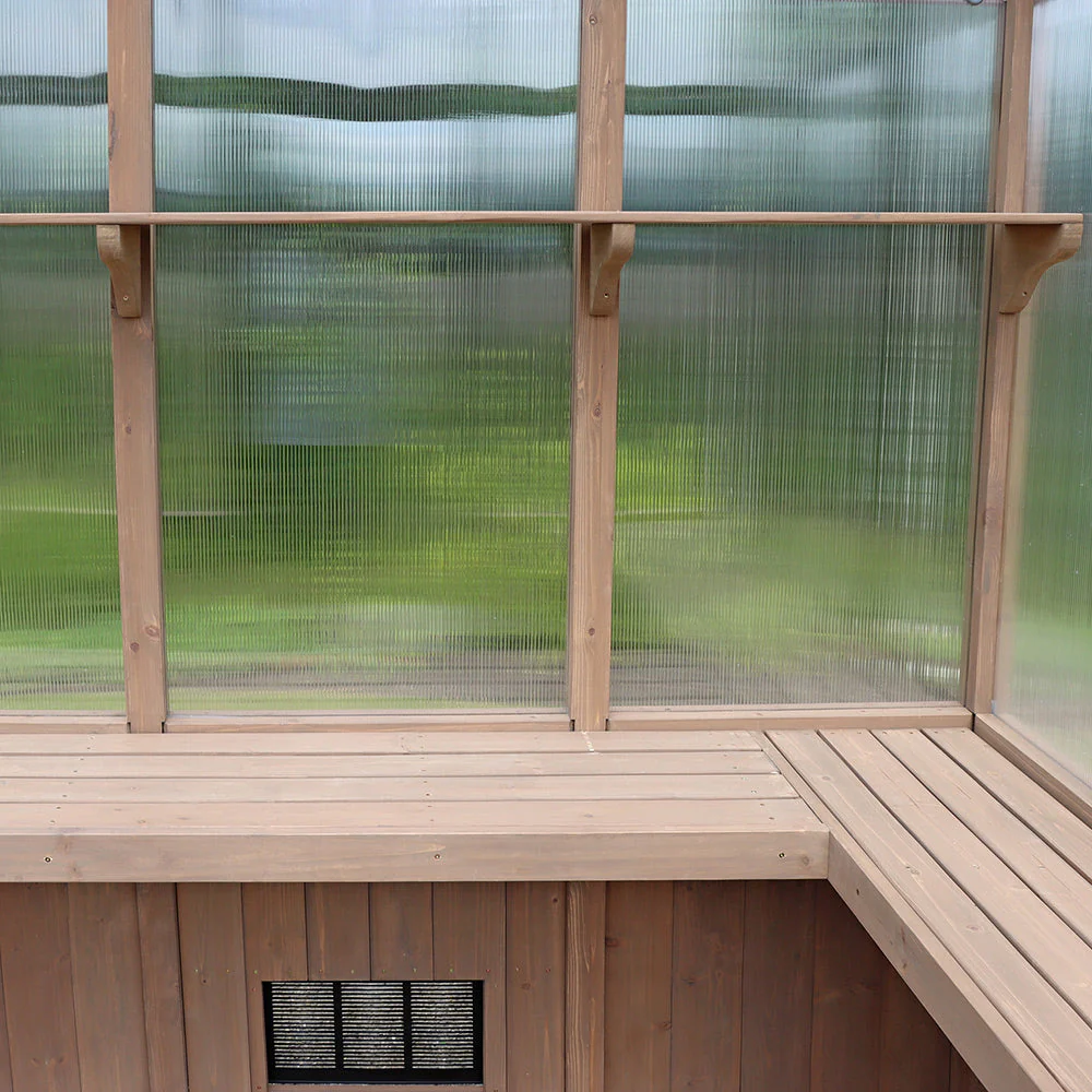 Club Greenhouse - Image 6